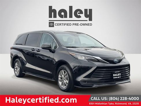 Used 2024 Toyota Sienna LE image 1