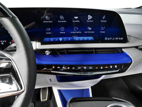Certified 2025 Cadillac Optiq Luxury 1 AWD/4WD image 13