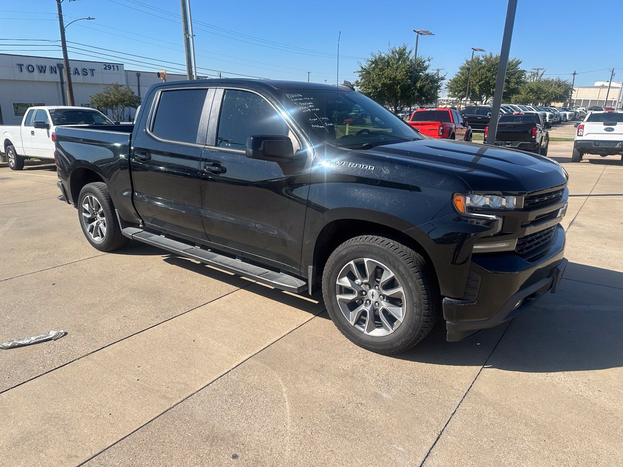 Used 2021 Chevrolet Silverado 1500 RST w/ Convenience Package II RWD image 2