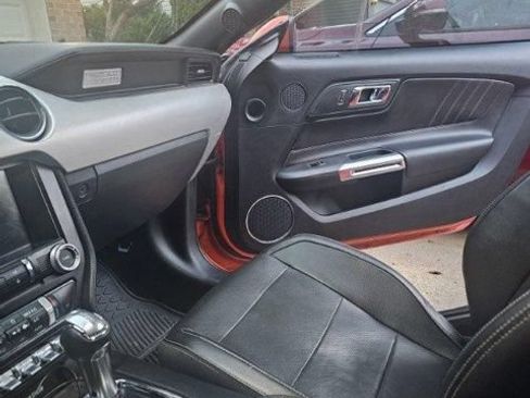 Used 2016 Ford Mustang Premium RWD image 7