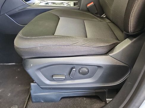 Used 2024 Ford Explorer XLT image 27