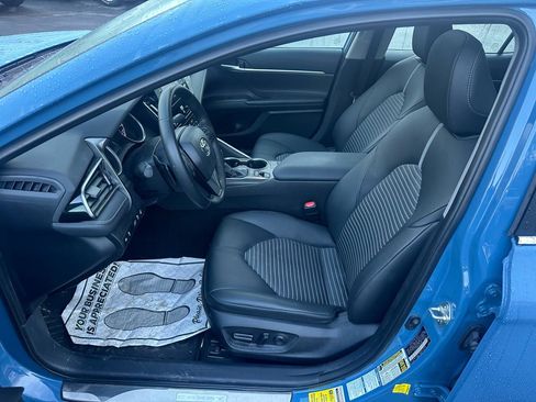 Used 2023 Toyota Camry SE w/ Cold Weather Package image 11