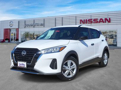 New 2025 Nissan Kicks S