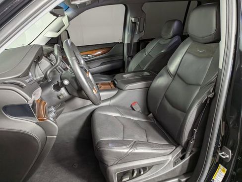Used 2017 Cadillac Escalade ESV Premium Luxury image 18
