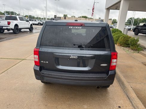 Used 2015 Jeep Patriot Latitude AWD/4WD image 6