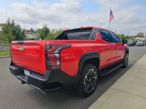 Used 2025 Chevrolet Silverado EV LT w/ LT Premium Package AWD/4WD image 8