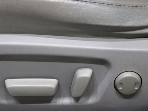 Used 2017 Toyota Highlander Limited Platinum image 16