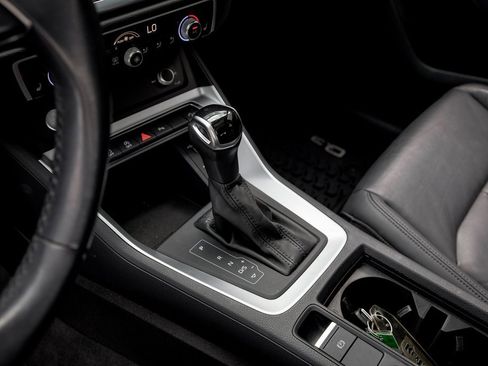 Used 2020 Audi Q3 2.0T Premium w/ Convenience Package image 41