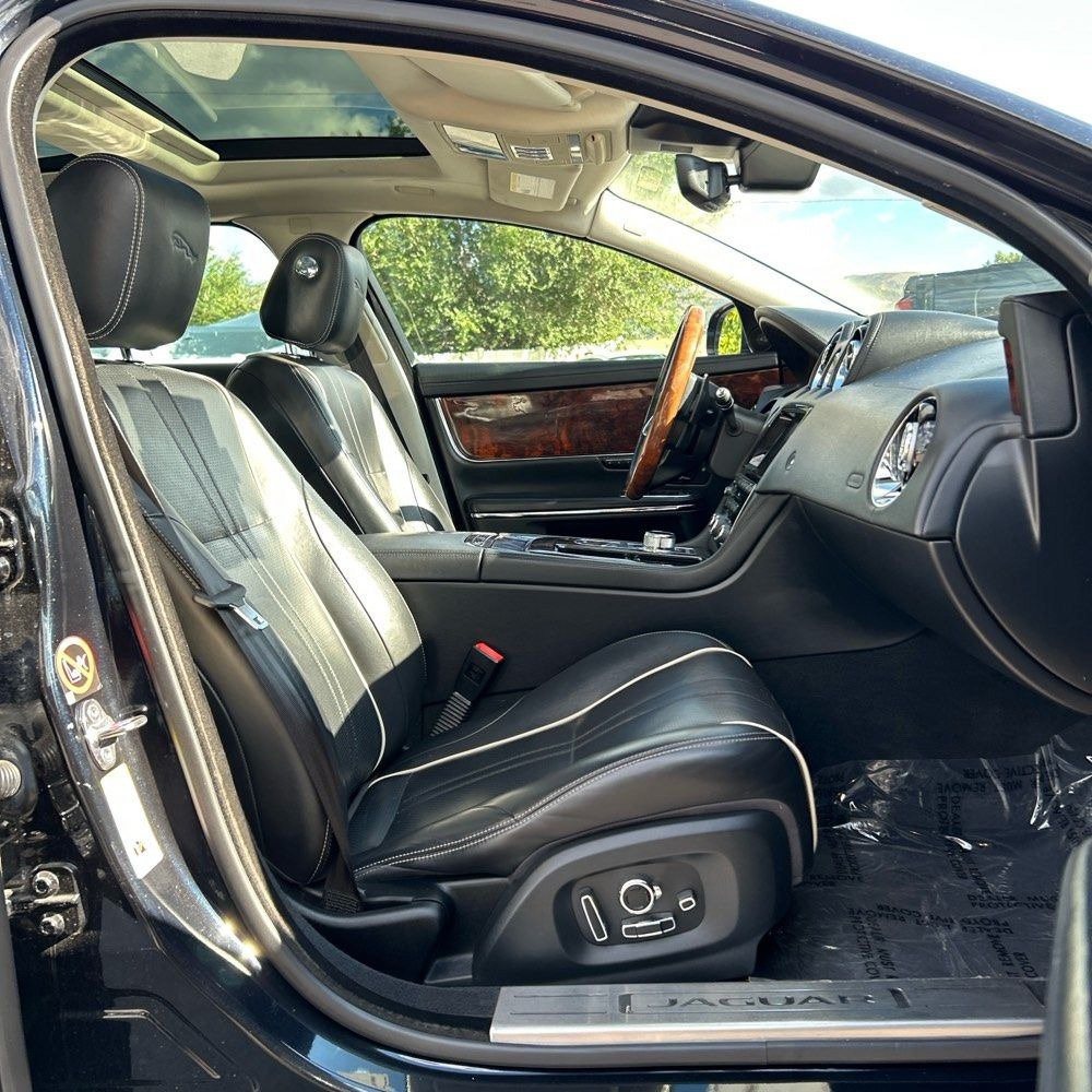Used 2018 Jaguar XJ Supercharged RWD image 6