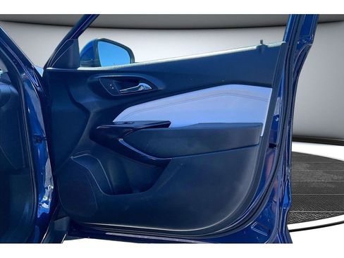 Used 2024 Chevrolet Trax LT w/ LT Convenience Package FWD image 25