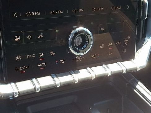 Used 2025 GMC Acadia Elevation AWD/4WD image 18