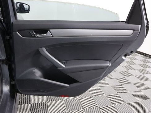 Used 2015 Volkswagen Passat 1.8T Wolfsburg Edition image 21
