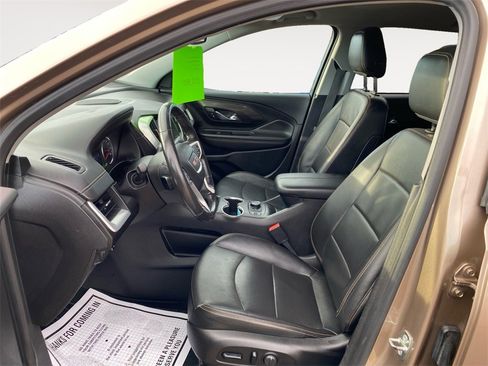 Used 2018 GMC Terrain SLT w/ Preferred Package image 9