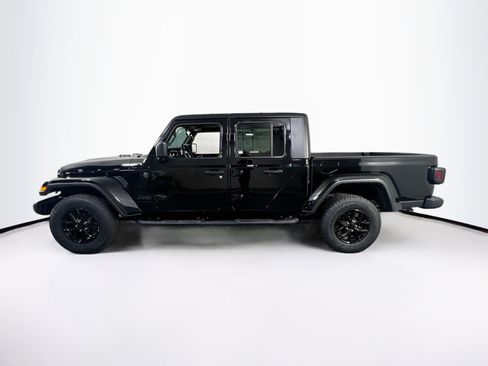 Used 2022 Jeep Gladiator Sport image 8