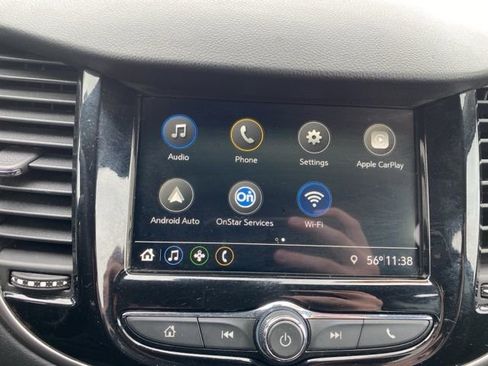 Used 2019 Chevrolet Trax LT w/ LT Convenience Package FWD image 3