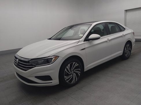 Used 2021 Volkswagen Jetta SEL image 2