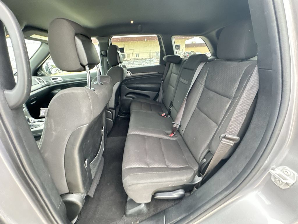 Used 2021 Jeep Grand Cherokee Laredo RWD image 23