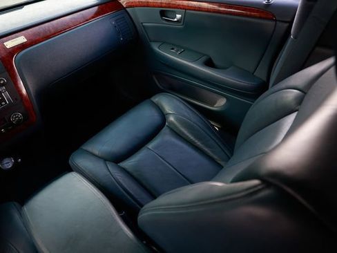 Used 2006 Cadillac DTS Limousine image 24