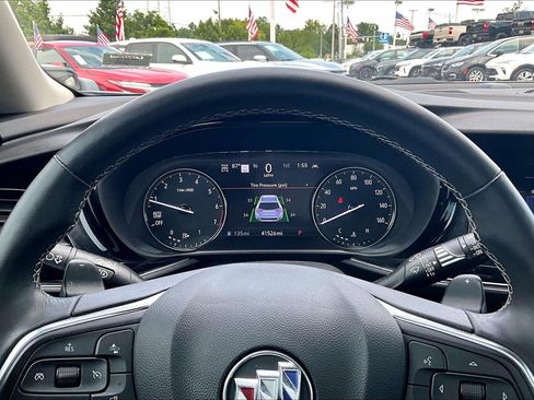Used 2022 Buick Envision Avenir w/ Technology Package II AWD/4WD image 17