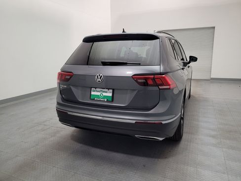 Used 2020 Volkswagen Tiguan SE w/ Panoramic Sunroof Package FWD image 7