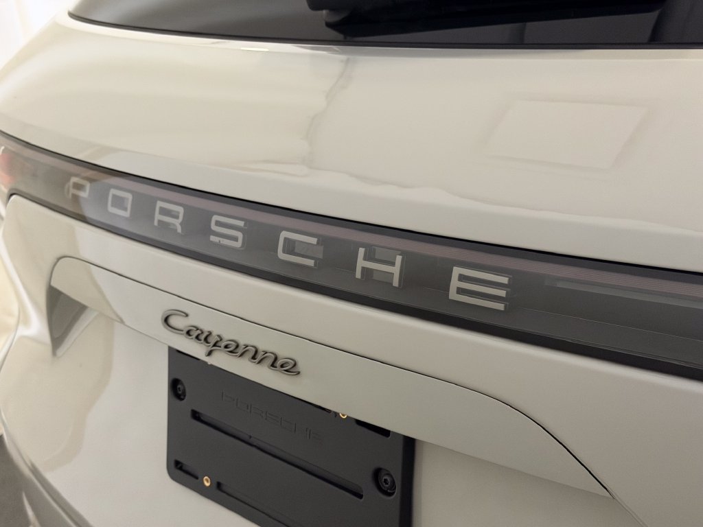 Certified 2023 Porsche Cayenne Platinum Edition AWD/4WD image 22