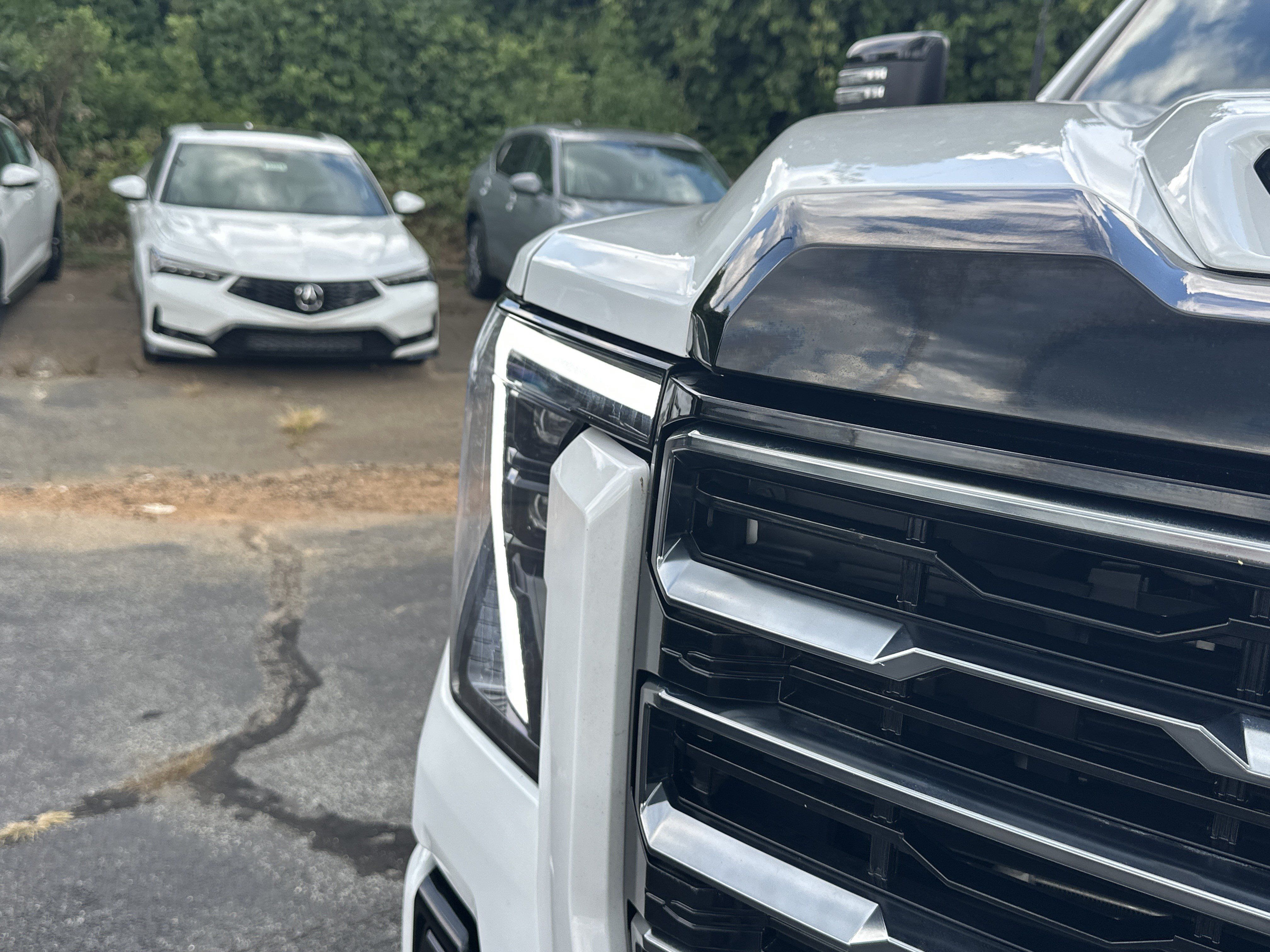Used 2025 GMC Sierra 2500 AT4 AWD/4WD image 12