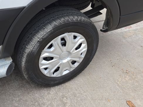 Used 2024 Ford Transit 250 Low Roof w/ Exterior Upgrade Package image 10