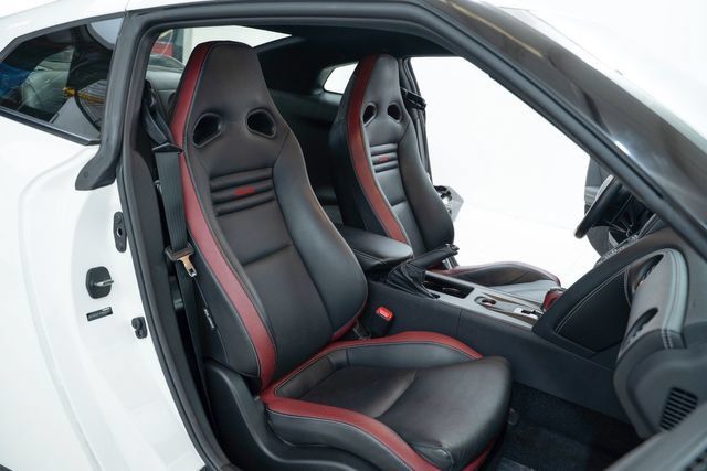 Used 2015 Nissan GT-R Black Edition AWD/4WD image 26