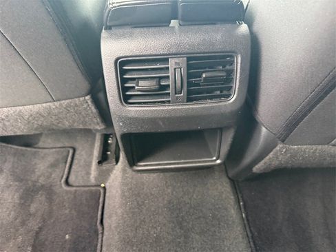 Used 2023 Nissan Rogue S image 27