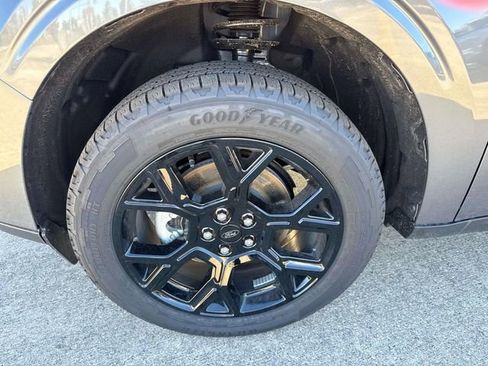 New 2025 Ford Maverick Lariat w/ Black Appearance Package image 5