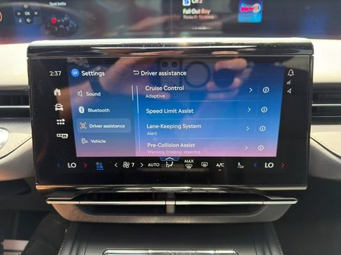 Used 2024 Lincoln Nautilus Reserve w/ Equipment Group 203A AWD/4WD image 31