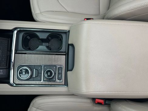 Used 2024 Ford Expedition Limited AWD/4WD image 22