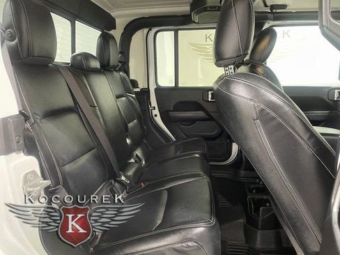 Used 2020 Jeep Gladiator Overland image 21