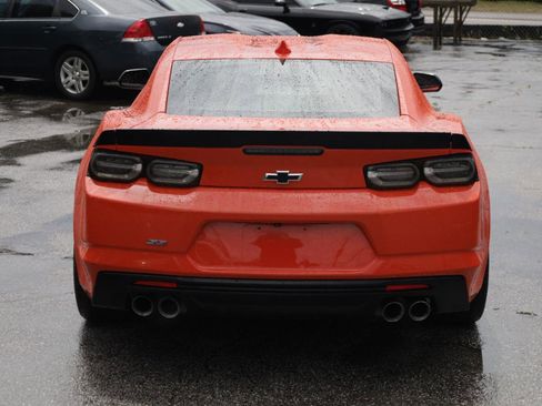 Used 2019 Chevrolet Camaro SS RWD image 4