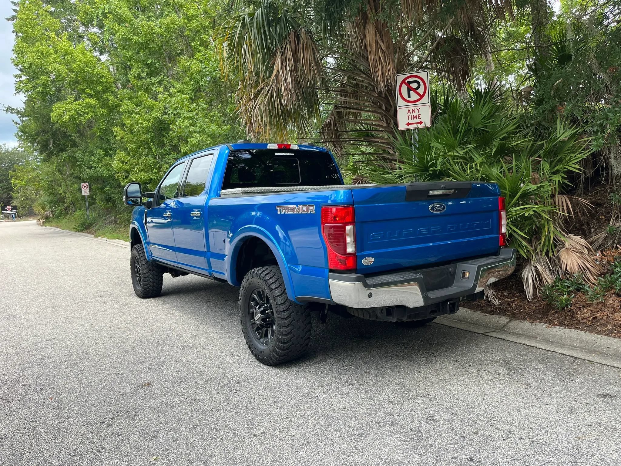 Used 2021 Ford F250 Lariat w/ Tremor Off-Road Package AWD/4WD image 10