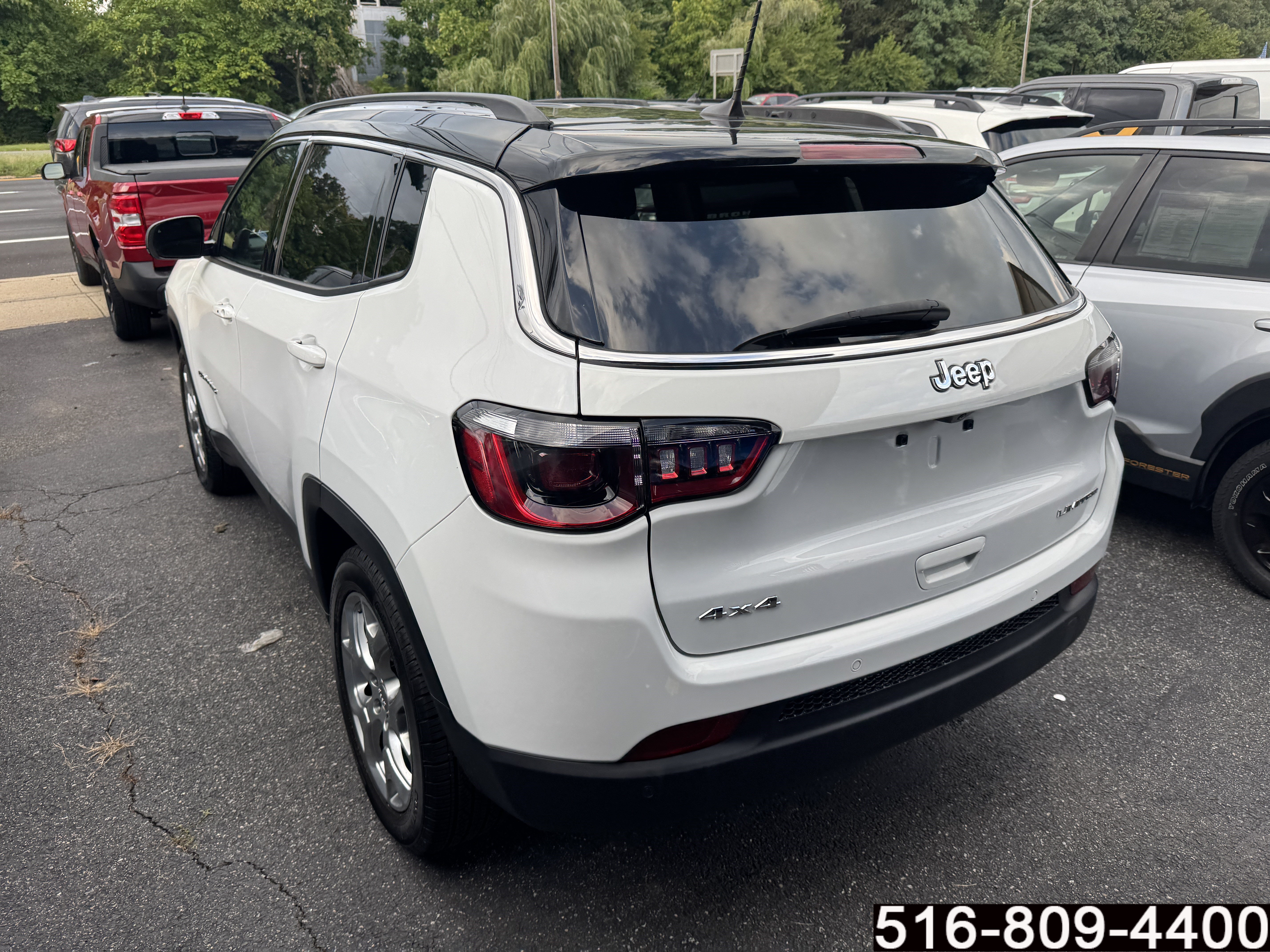 Used 2022 Jeep Compass Limited AWD/4WD image 7
