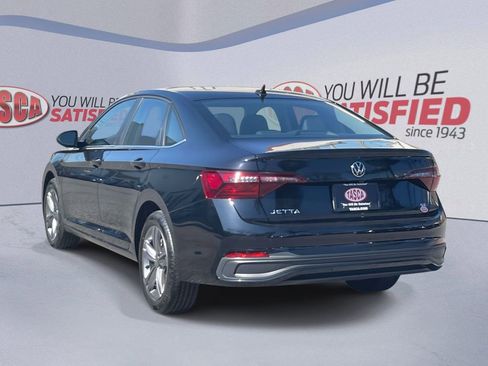 Used 2023 Volkswagen Jetta SE w/ Panoramic Sunroof Package FWD image 8