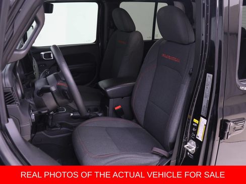Used 2024 Jeep Gladiator Rubicon w/ Technology Group AWD/4WD image 4