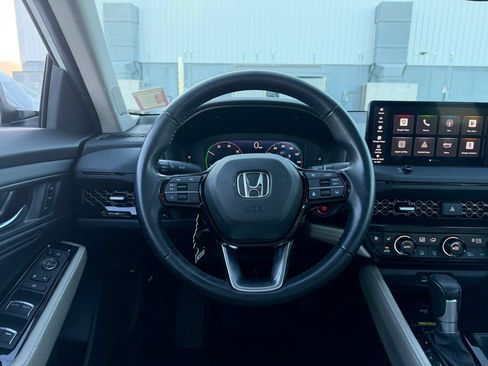 Used 2023 Honda Accord Touring image 8