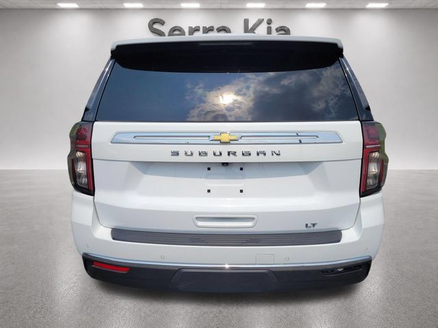 Used 2024 Chevrolet Suburban LT RWD image 4