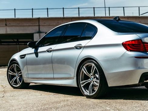 Used 2013 BMW M5 RWD image 48
