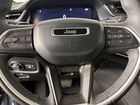 Used 2023 Jeep Grand Cherokee L Laredo AWD/4WD image 16