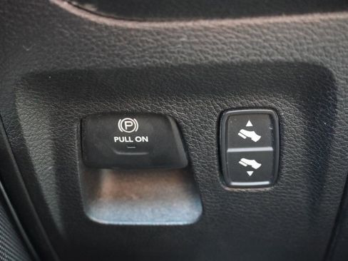 Used 2020 RAM 1500 Laramie AWD/4WD image 36