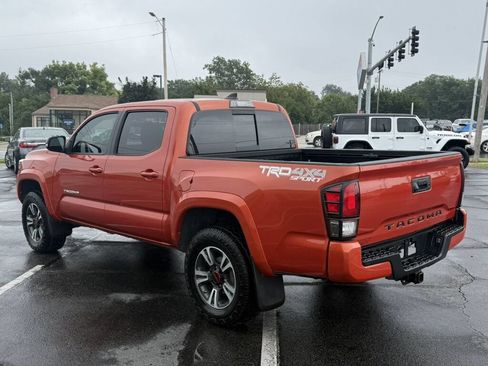 Used 2017 Toyota Tacoma TRD Sport w/ Tow Package (A/T) AWD/4WD image 11
