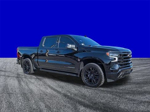 Used 2024 Chevrolet Silverado 1500 High Country w/ Midnight Edition AWD/4WD image 2