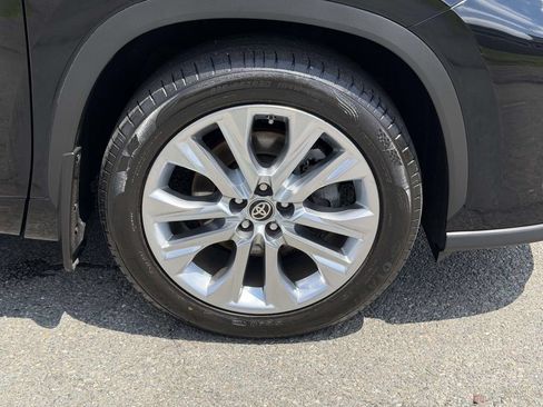 Used 2020 Toyota Highlander Limited AWD/4WD image 25