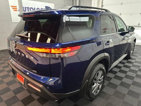 Used 2025 Nissan Pathfinder SV AWD/4WD image 10