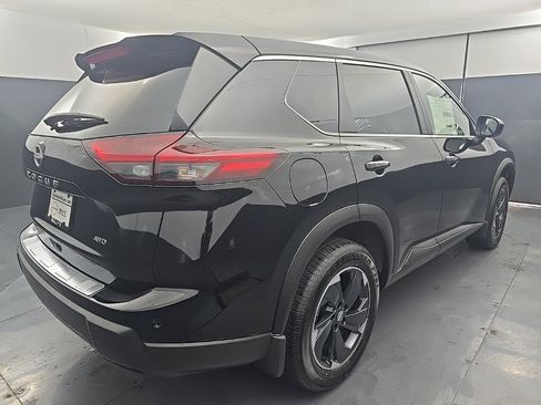 New 2025 Nissan Rogue SV image 7