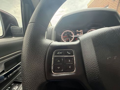 Used 2018 RAM 1500 Classic SLT AWD/4WD image 21