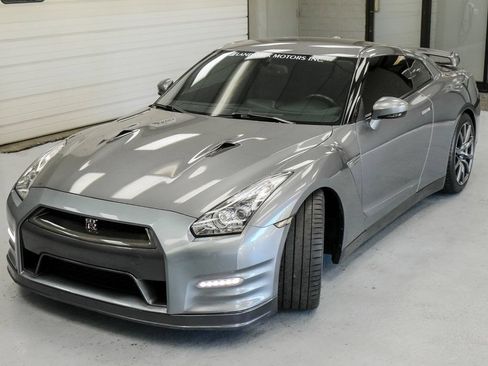 Used 2014 Nissan GT-R Premium AWD/4WD image 11